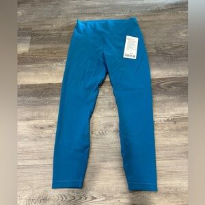 NEW with tags! Lululemon Wunder Train High-Rise Tight 25"
Hawaiian Blue sz 10